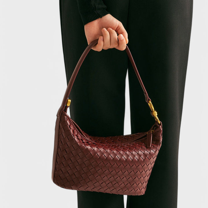 Isa - Burgundska Chic
