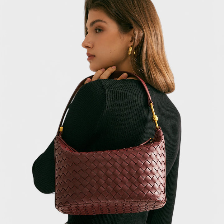 Isa - Burgundska Chic