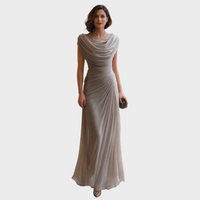 Julija – Elegantna Drapirana Večerna Obleka