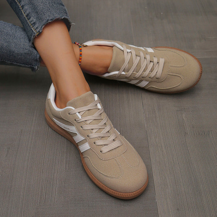 Nika – Ortopedske Retro Superge