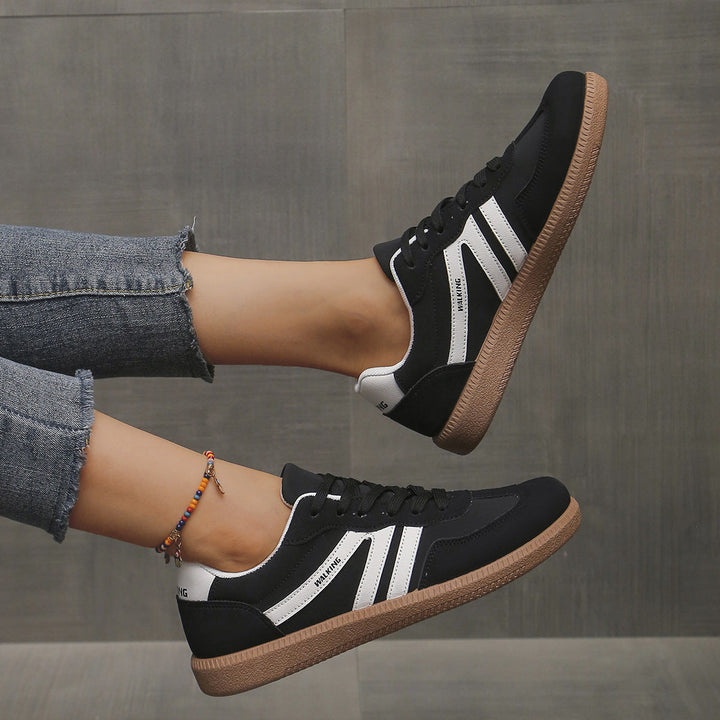 Nika – Ortopedske Retro Superge