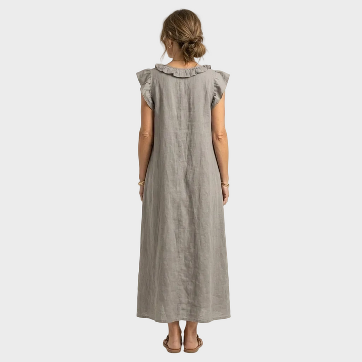 Larisa – Lanena Maxi Obleka z Volančki