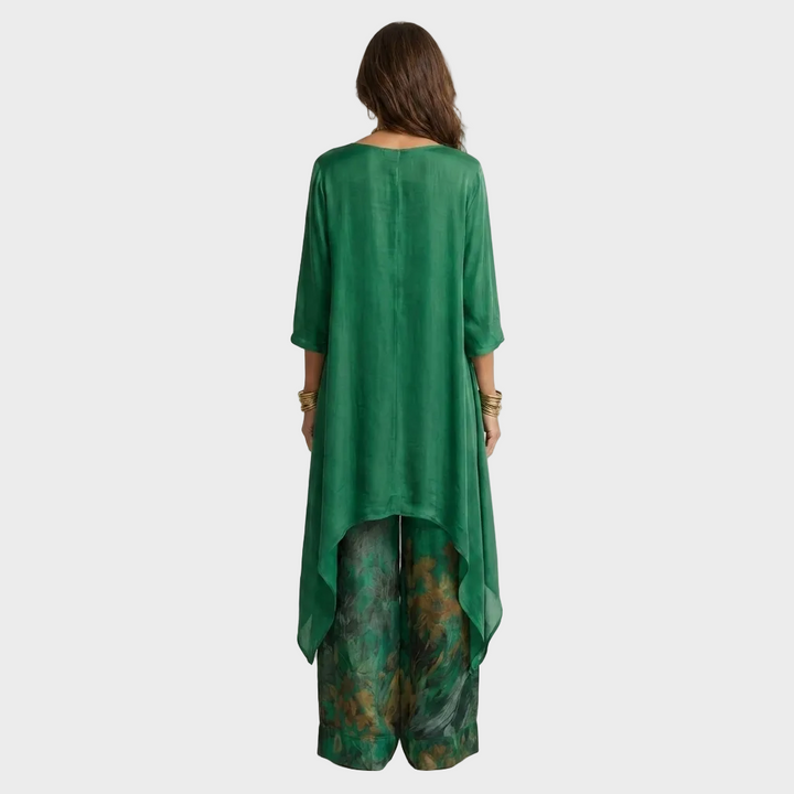 Larisa – Eleganten Dvodelni Komplet
