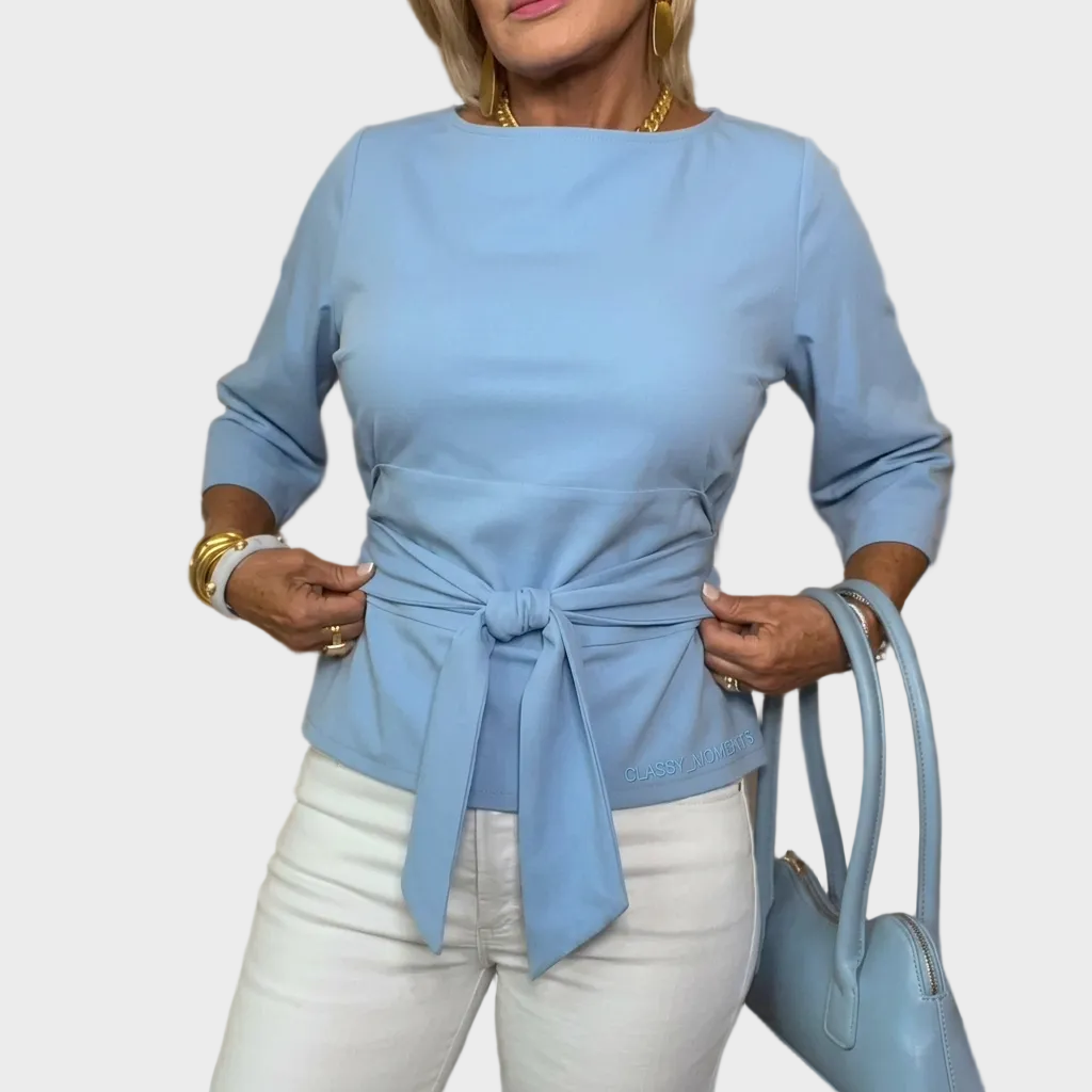 Maja – Elegantna Bluza S Pasom